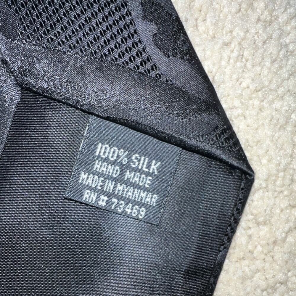 Vintage Disney Winnie the Pooh Tigger 100% Silk Black Tie Adult Unisex - Picture 4 of 5